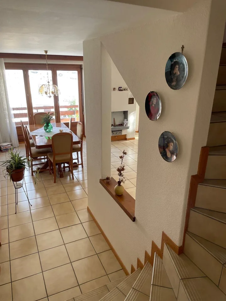 Mesocco, zona San Rocco, in posizione centrale e soleggiata vendesi curata casa unifamiliare