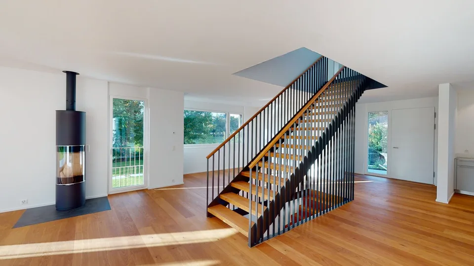 Ambiente di vita esclusivo direttamente sul Reno - Proprietà con design interno moderno e di alta qualità