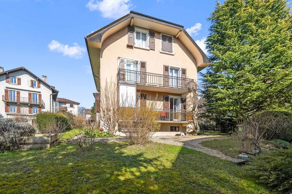 Appartement de 3.5 pièces & espace indépendant sous combles