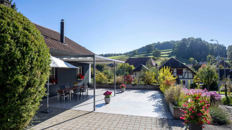 Idyllique dans le vert : Bienvenue à la maison