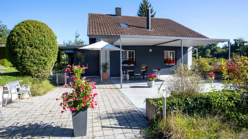 Idyllique dans le vert : Bienvenue à la maison