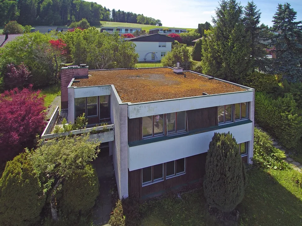 Zu Hause über dem Nebel: Freistehendes 6 ½-Zimmer-Einfamilienhaus