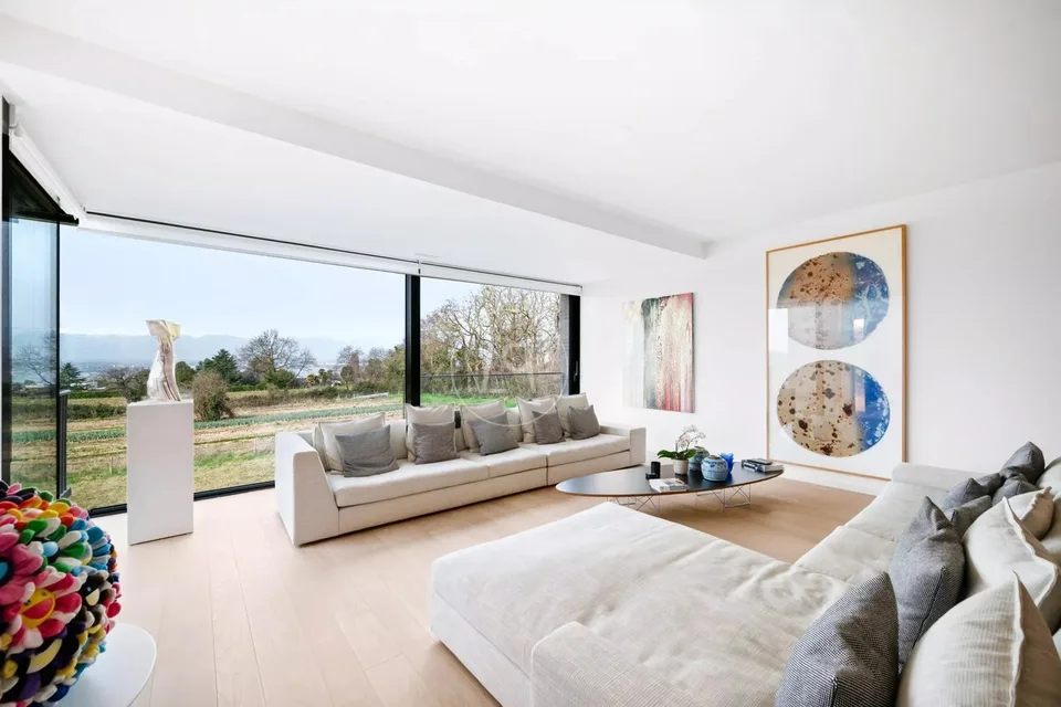 Superbe duplex de 328 m2 avec jardins et vue lac au coeur de Corsier – photo 7 sur 14
