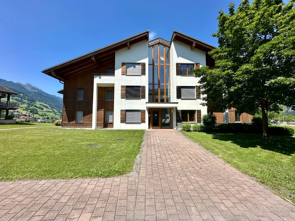 Appartamento 4,5 locali direttamente sul lago con vista panoramica - come vacanza o
