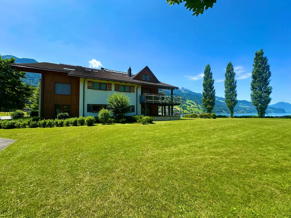 Appartamento 4,5 locali direttamente sul lago con vista panoramica - come vacanza o