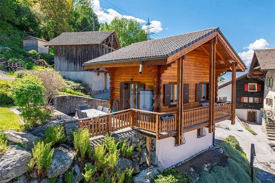 Charmant chalet avec terrasse, jardin et vue dégagée