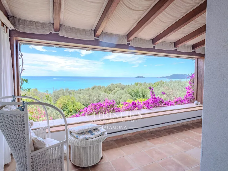 Exklusive freistehende Villa mit Pool und atemberaubendem Meerblick in Lerici, Golf der Poeten