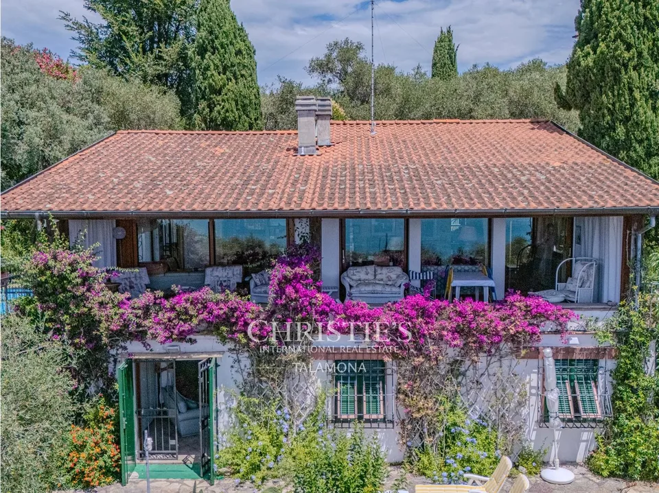 Exklusive freistehende Villa mit Pool und atemberaubendem Meerblick in Lerici, Golf der Poeten