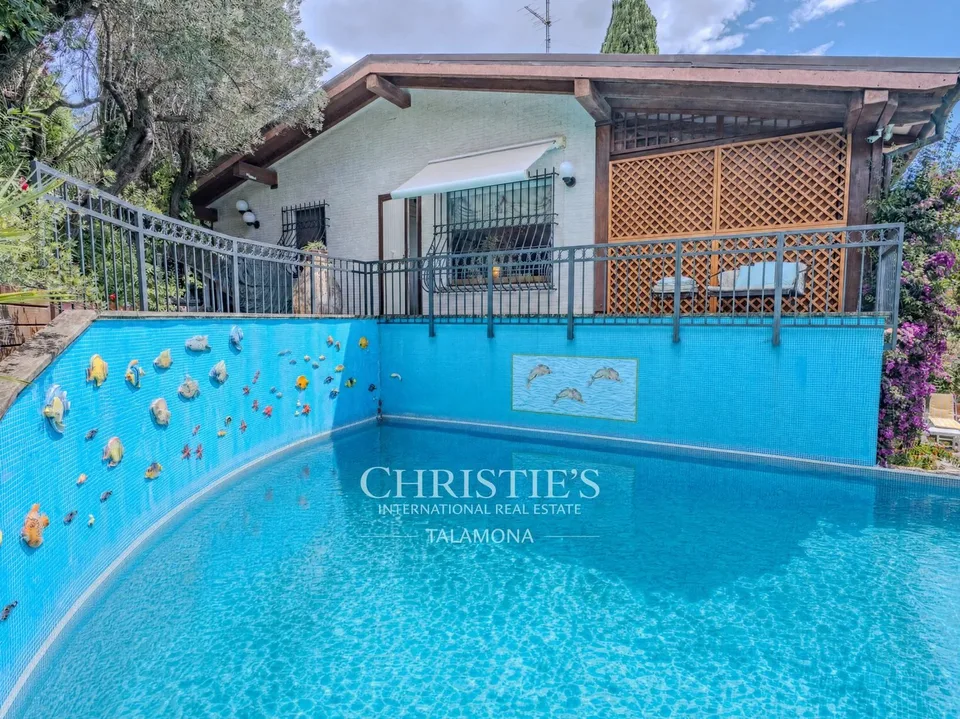 Exklusive freistehende Villa mit Pool und atemberaubendem Meerblick in Lerici, Golf der Poeten