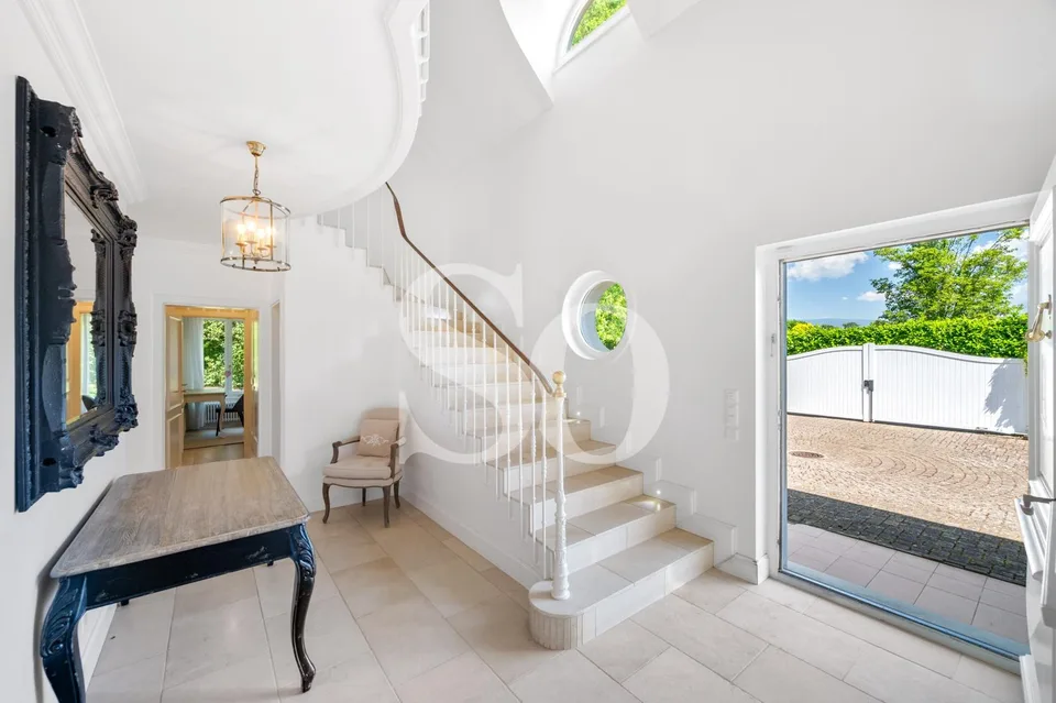 Exclusivity: Elegant Turnkey Villa in Founex