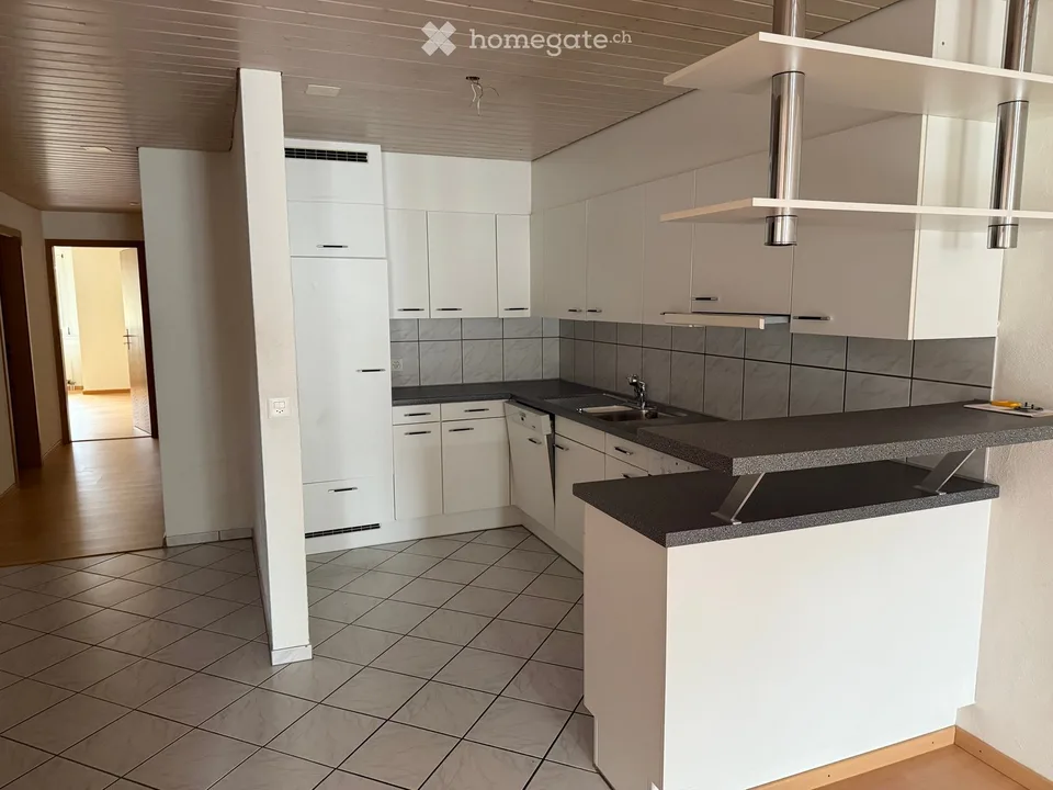 Charmante, helle und preiswerte 3 1/2 Zimmerwohnung im 2. OG (inkl. 1 PP)