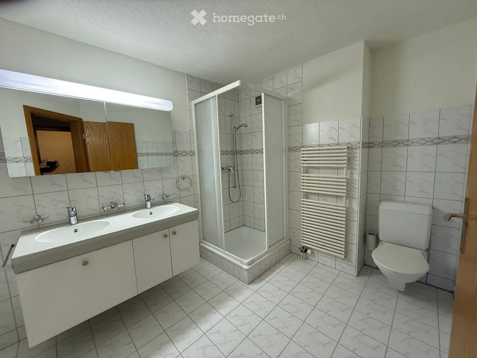 Charmante, helle und preiswerte 3 1/2 Zimmerwohnung im 2. OG (inkl. 1 PP)