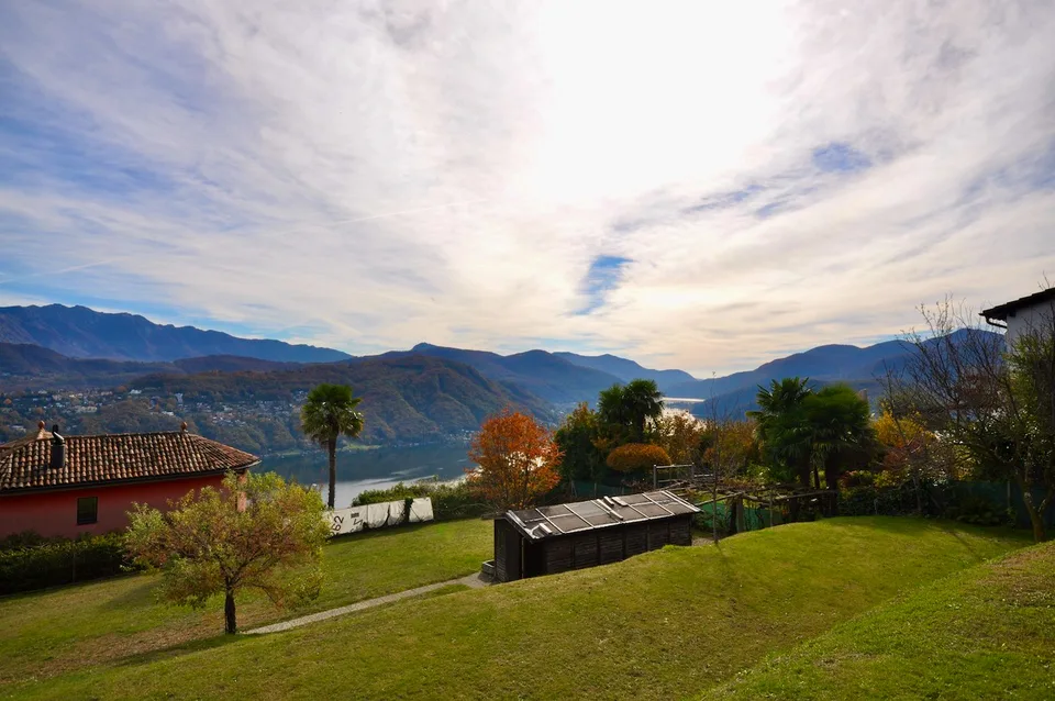 Terreno Edificabile di 1'150 mq con Vista Lago di Lugano a Vernate
