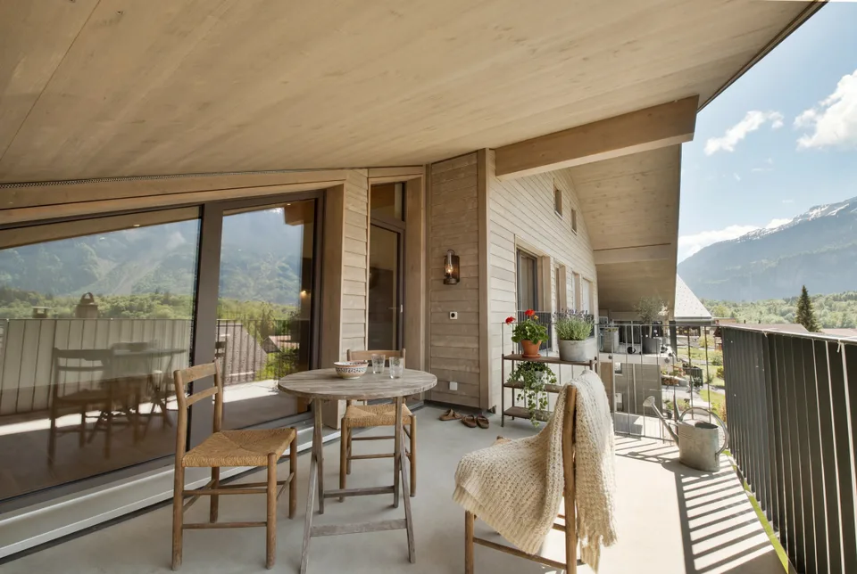 Appartement de 3,5 pièces en mansarde avec panorama montagnard