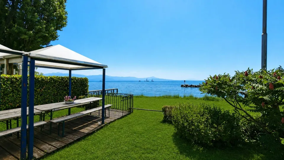Chalet mit Charme "pieds dans l'eau" mit 3,5 Zimmern in Allaman – Foto 8 von 10