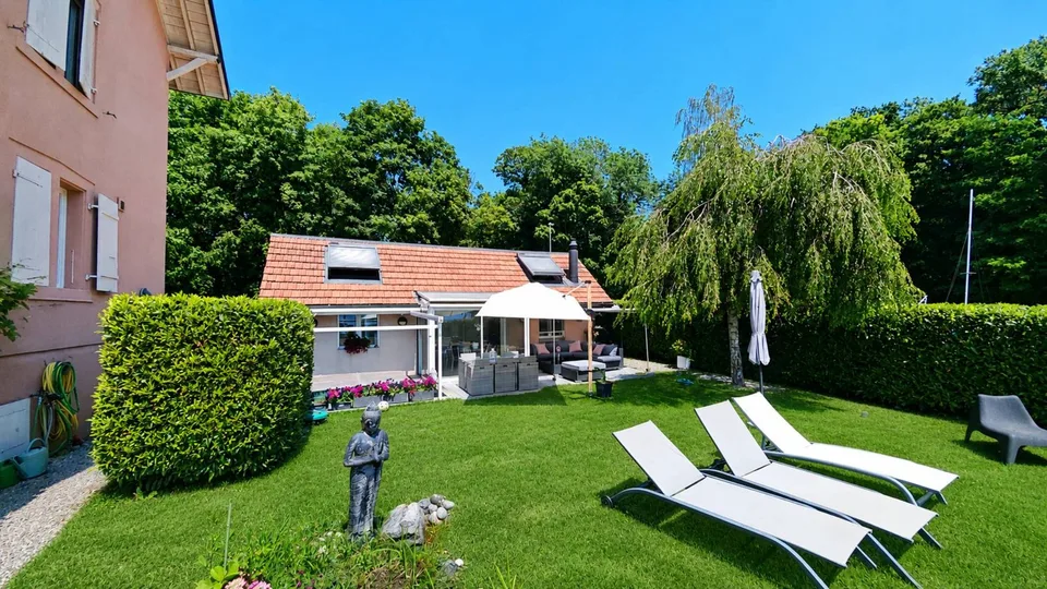 Charmanter Bungalow "pieds dans l'eau" mit 3,5 Zimmern in Allaman