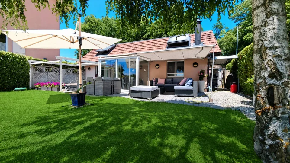 Chalet mit Charme "pieds dans l'eau" mit 3,5 Zimmern in Allaman – Foto 7 von 10