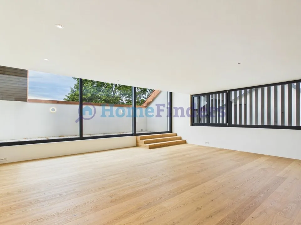 HAUTE QUALITÉ - EXCLUSIF DANS UN ENDROIT CALME!
