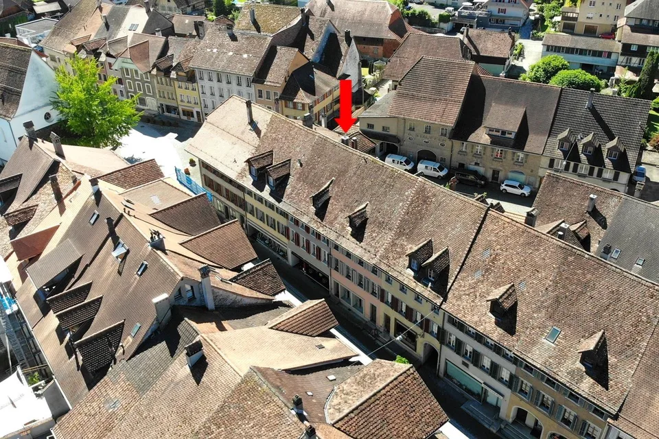 Edificio storico residenziale e commerciale nel cuore di Büren an der Aare – foto 17 di 17