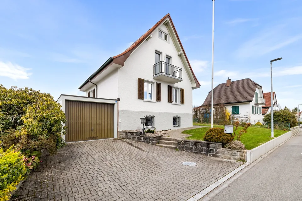 6-Zimmer-Einfamilienhaus mit Garten und Garage in Winznau