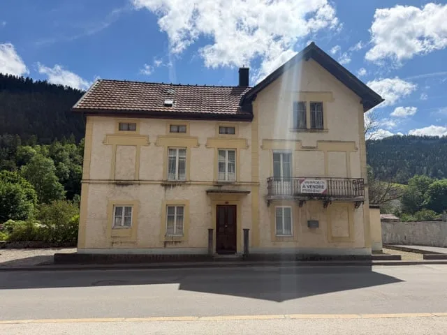 2123 St-Sulpice Vente d’une ancienne maison villageoise à rénover avec grand terrain