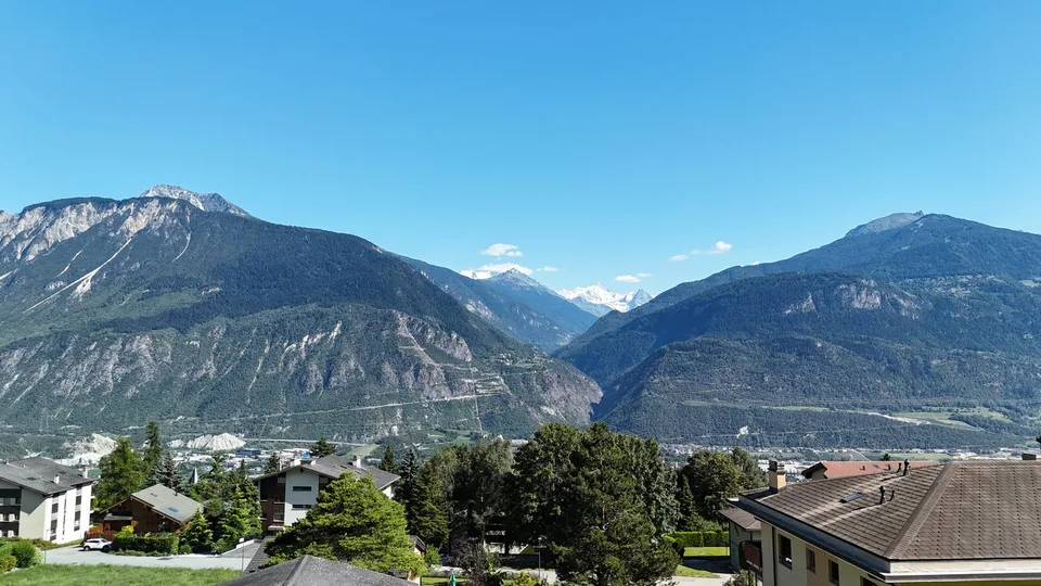 Magnifique appartement 5.5 pièces avec vue sur les montagnes à Venthône – photo 7 sur 8