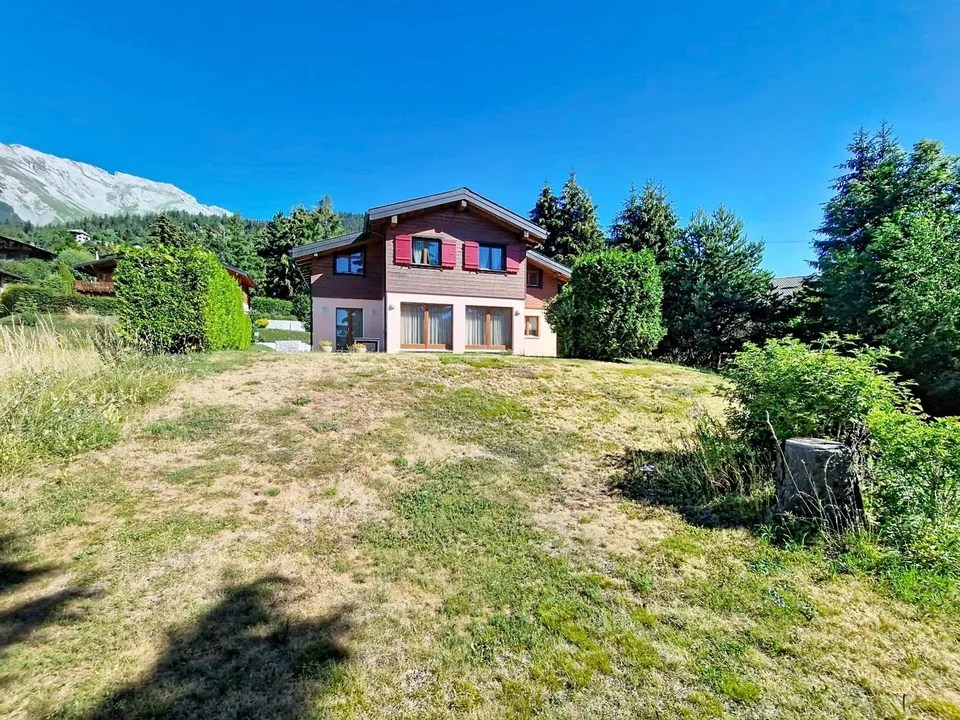 Arbaz, charmante maison de 6.5 pièces de 240 m2, avec places de parc et places couvertes