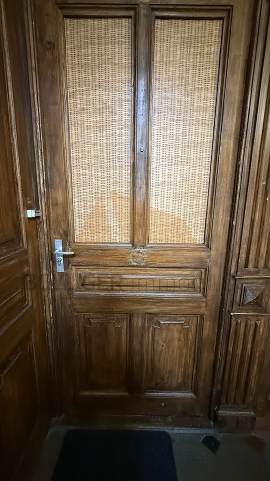 Zu verkaufen Charmantes Apartment mit 2,5 Zimmern im 1. Stock