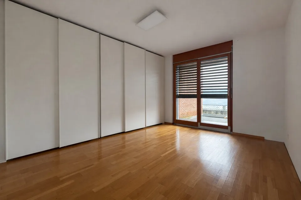 Villa unifamiliare di 7 locali con vista panoramica a Sant'Antonino – foto 12 di 16
