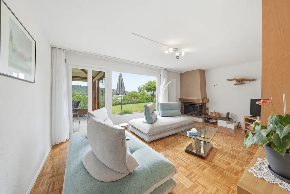 Bellissima villa familiare di 5.5 locali con grande giardino e vista aperta