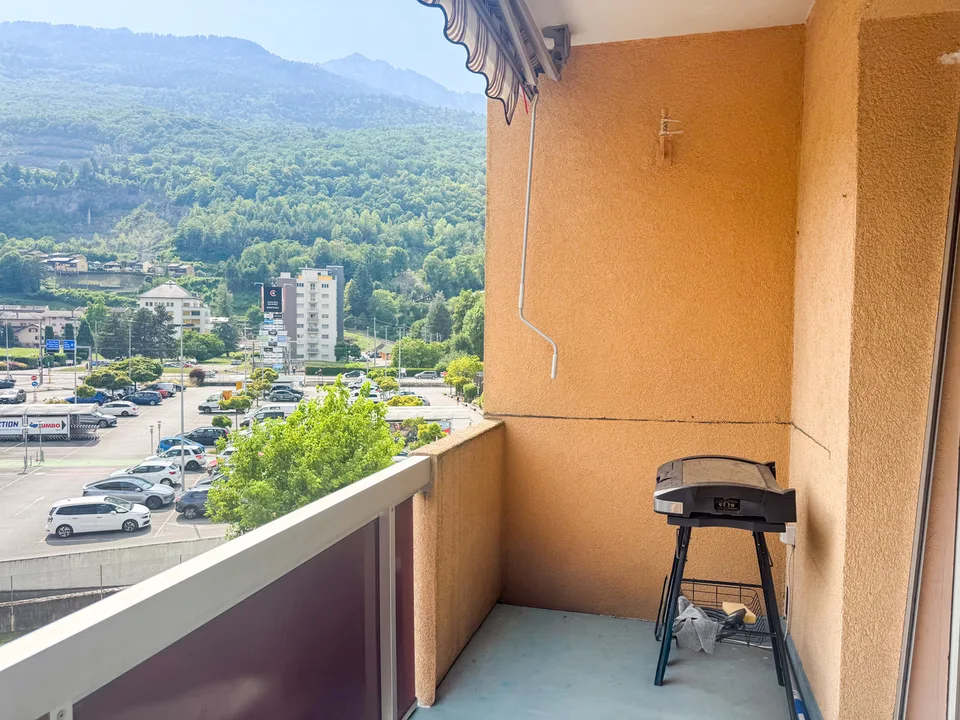 Dachgeschosswohnung 3.5 Zimmer hell in Monthey