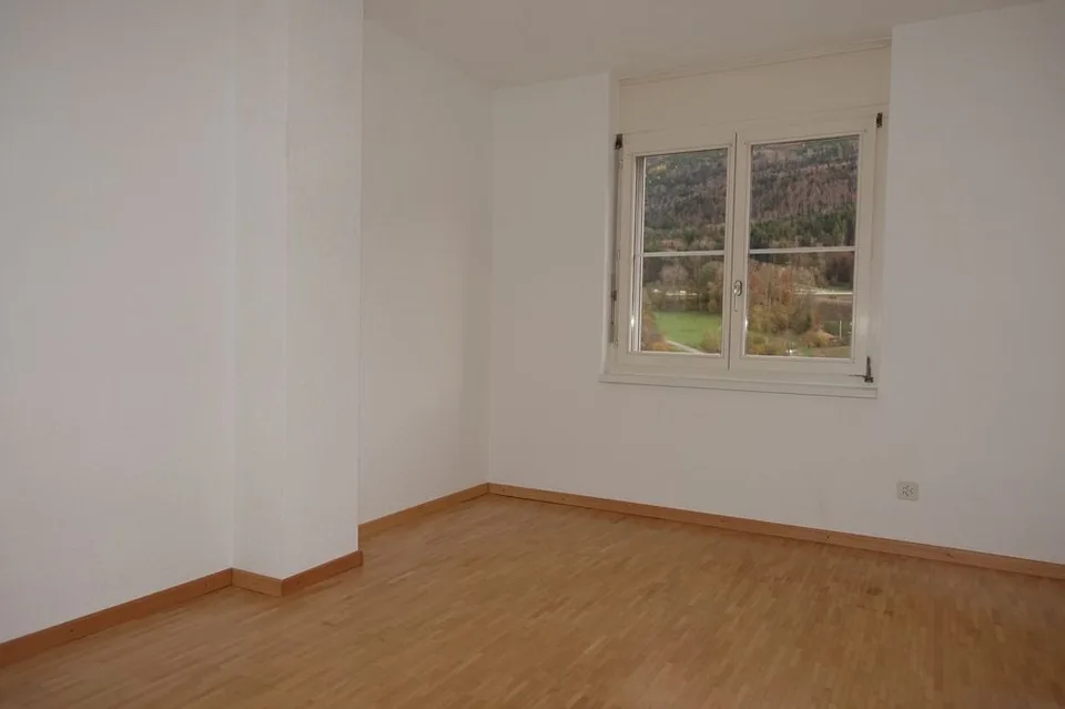 Kurz - 4.5-Zimmer-Wohnung mit Balkon und Garage