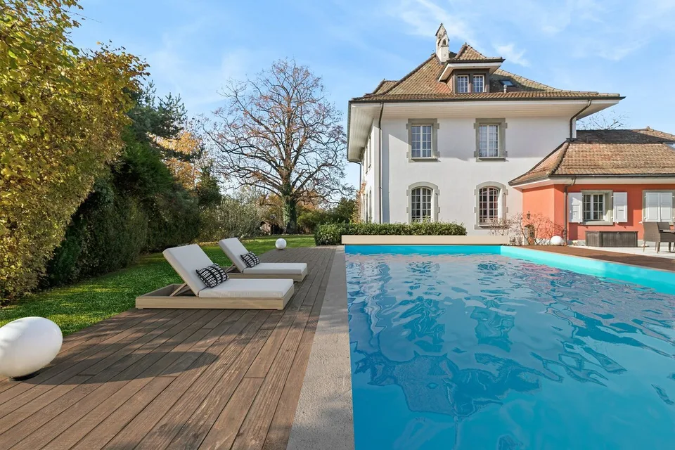 Maison de Maître à Lausanne - Élégance Intemporelle et Parc Privé