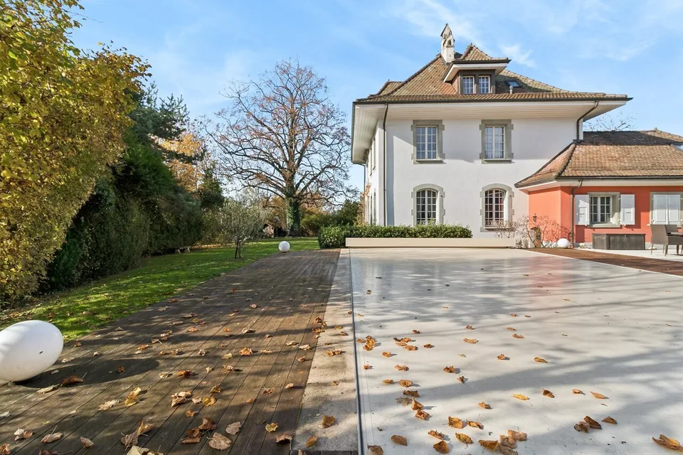 Maison de Maître à Lausanne - Élégance Intemporelle et Parc Privé