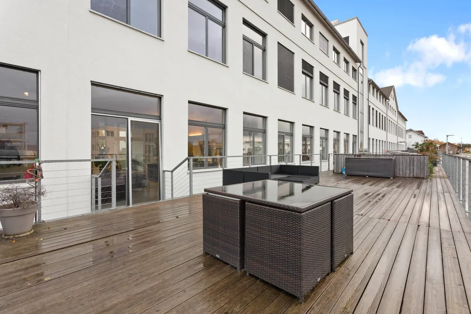 Beautiful loft with a view of the lake – photo 13 of 15