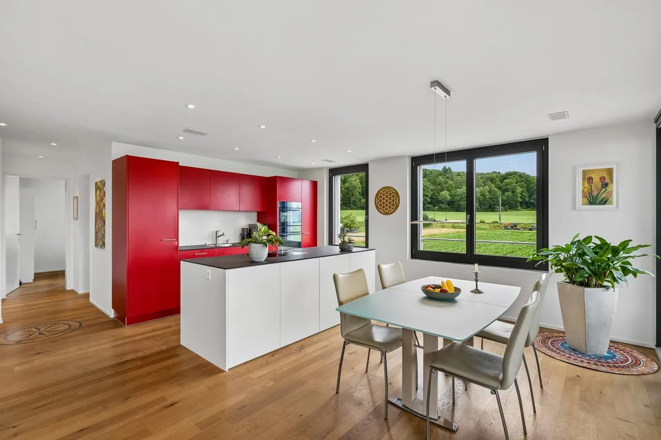Sunny 3.5-room apartment with a far-reaching view – photo 9 of 15