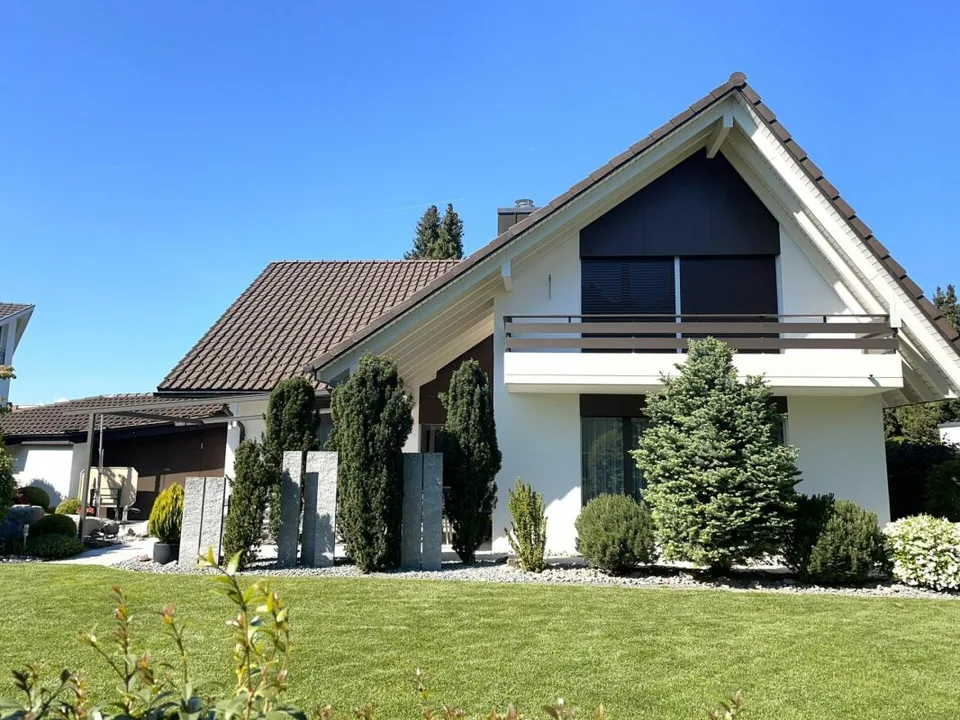 RESERVIERT - Top gepflegtes und sehr gut unterhaltenes 5 1/2 Zimmerhaus an zentraler Lage