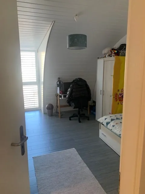 2114 Fleurier/NE Wohnung 143 m2 PPE Dachgeschoss-Duplex 5,5 Zimmer