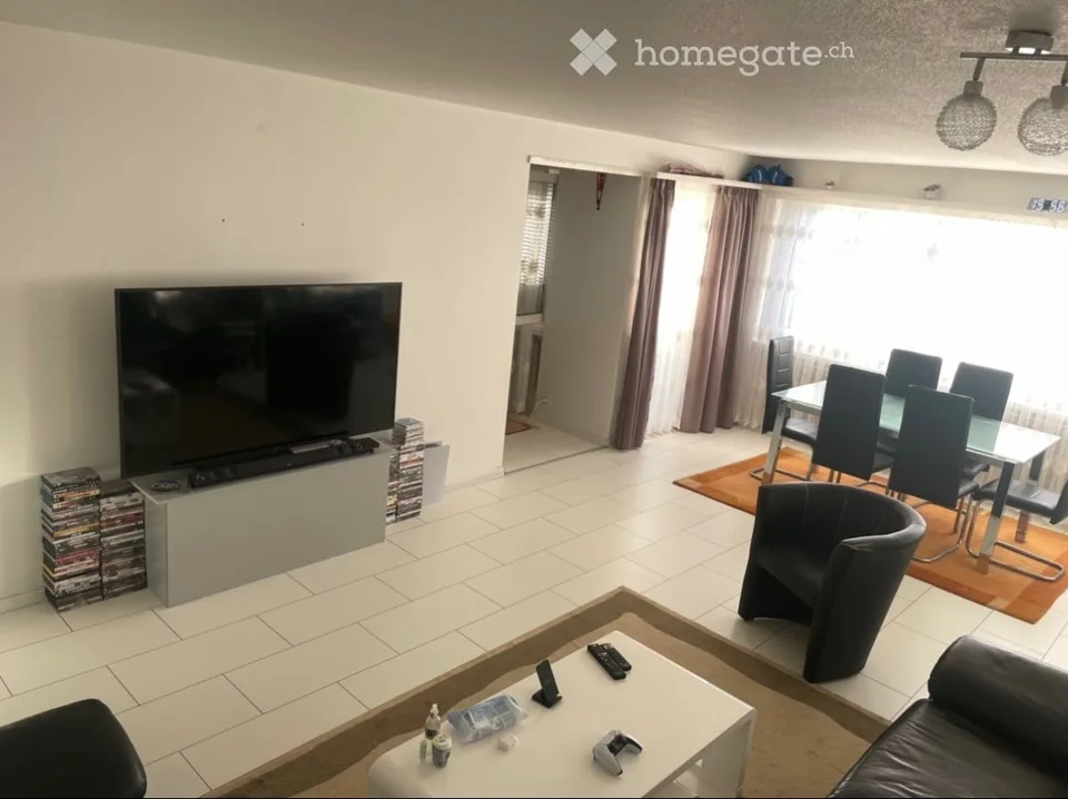 5 Zimmerwohnung mit Tiefgaragenplatz