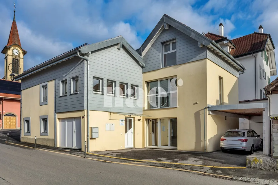 Maison de village avec surface bureau indépendante