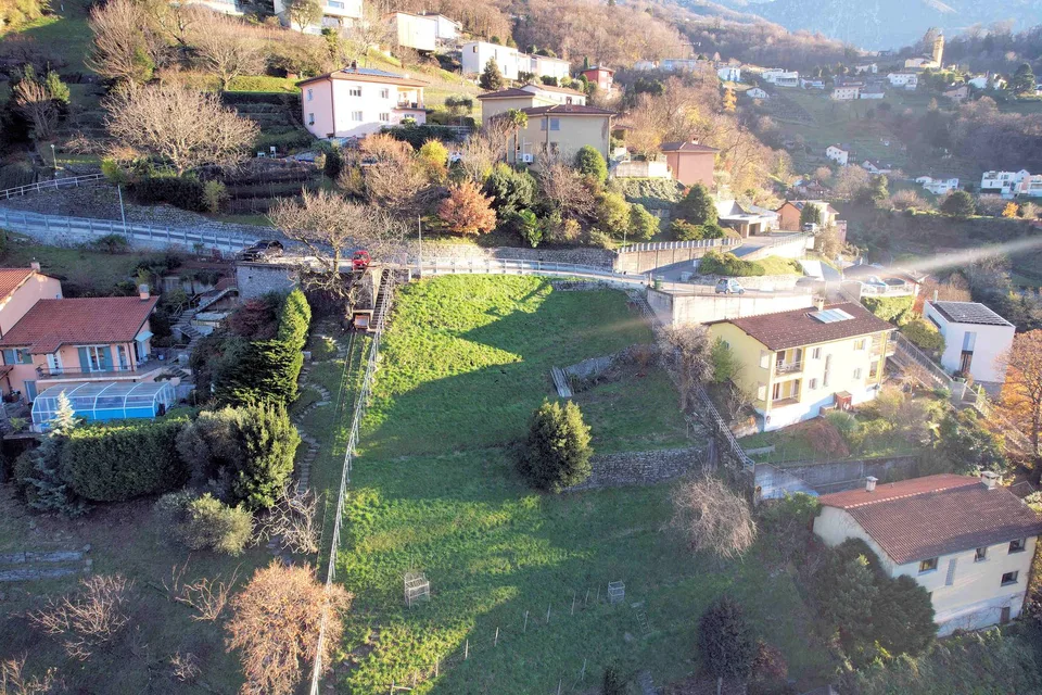 Terreno edificabile di 732 mq sulla collina di Daro