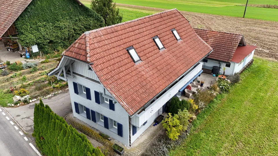 Charmantes Einfamilienhaus mit Garten in ruhiger Lage von Aeschi