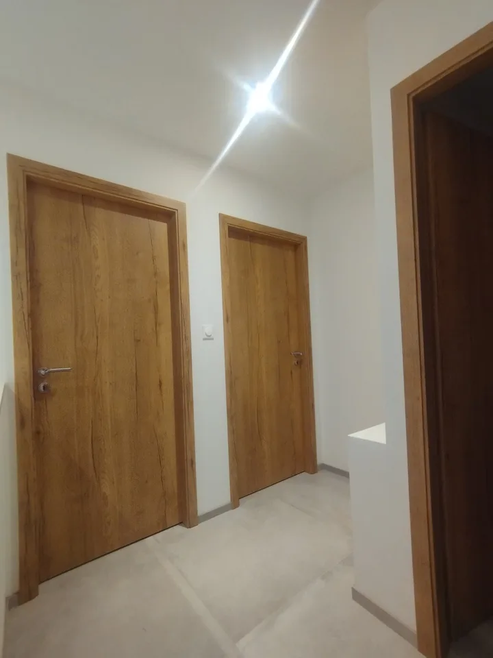 Casa contemporanea vicina al confine svizzero – foto 7 di 13