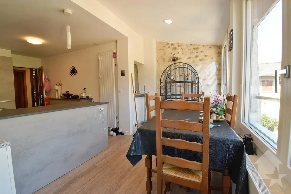 Immeuble de 3 ou 4 appartements avec une grange et un garage inclus !