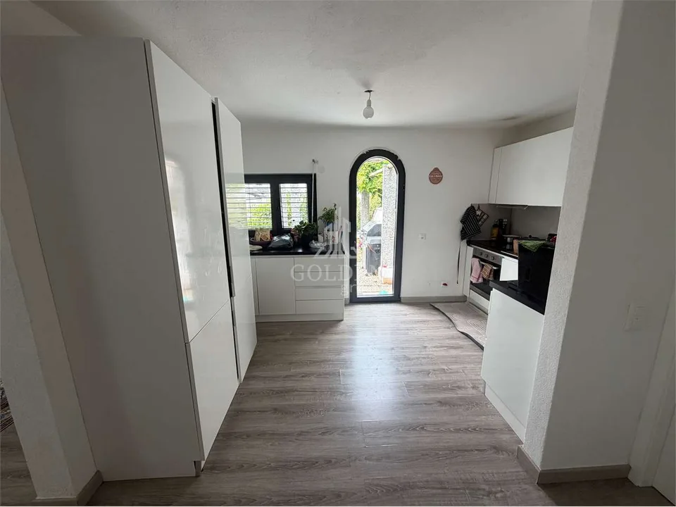 Porza, prächtiges Haus mit 5.5 Zimmern, Panoramaterrasse und Einheit – Foto 7 von 13