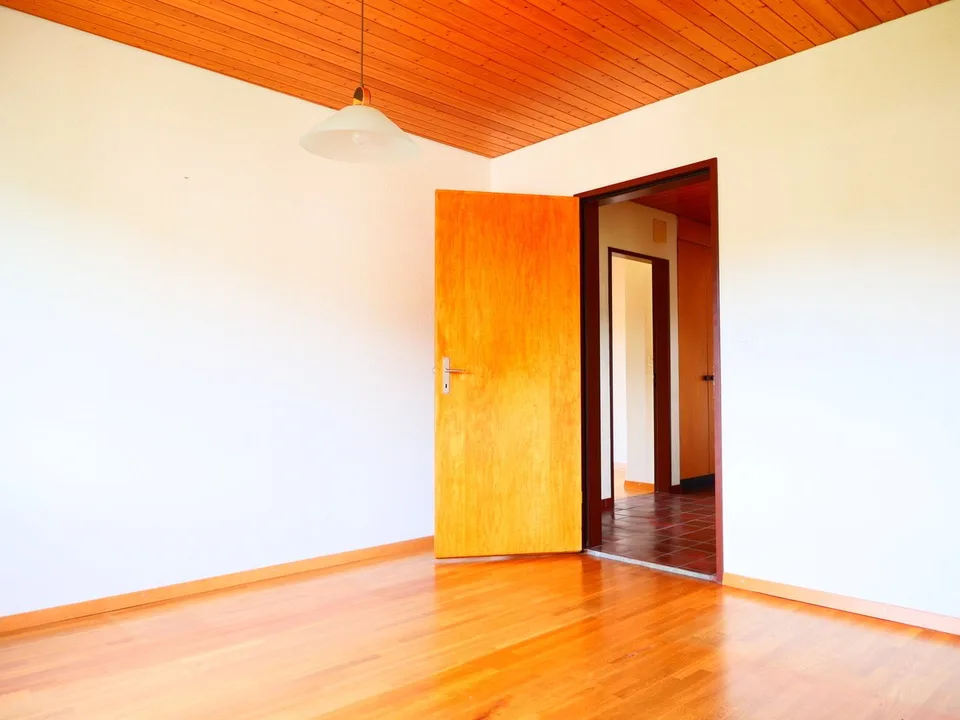 Maison individuelle, bien entretenue avec emplacement élevé pour vivre et une belle vue ... – photo 10 sur 20
