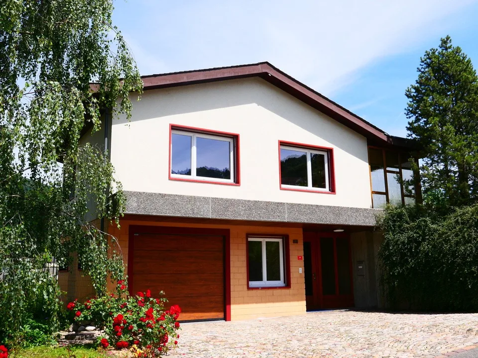 Freistehendes, gepflegtes Einfamilienhaus mit erhöhter Wohn- und Aussichtslage ...