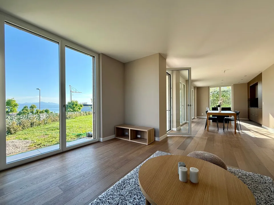 Meraviglioso appartamento di 3,5 locali con vista sul lago e le montagne a Pully