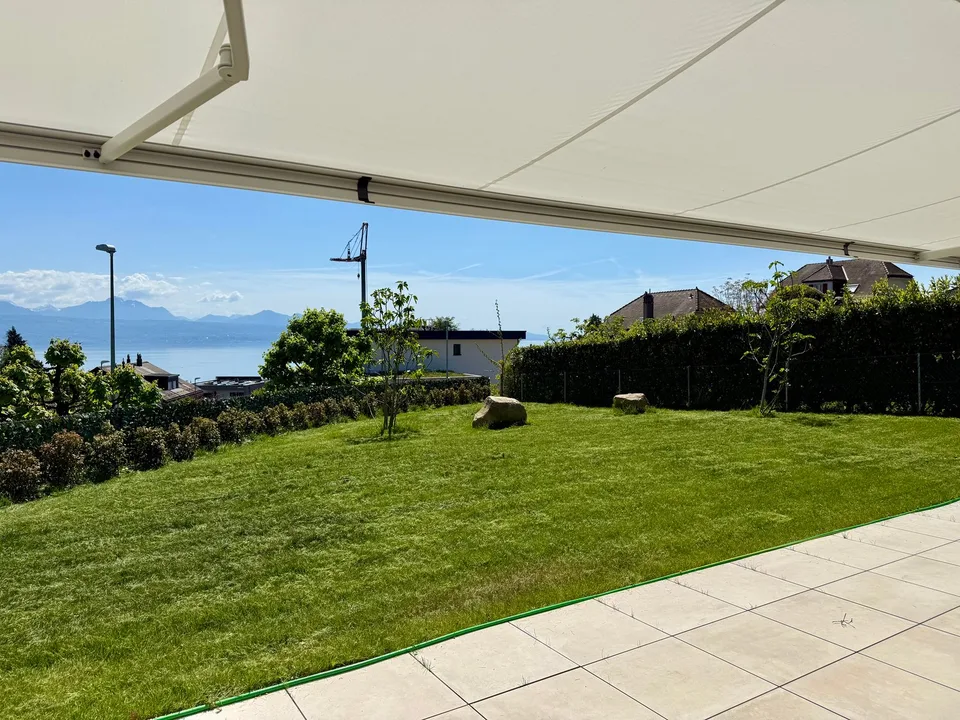 Meraviglioso appartamento di 3,5 locali con vista sul lago e le montagne a Pully