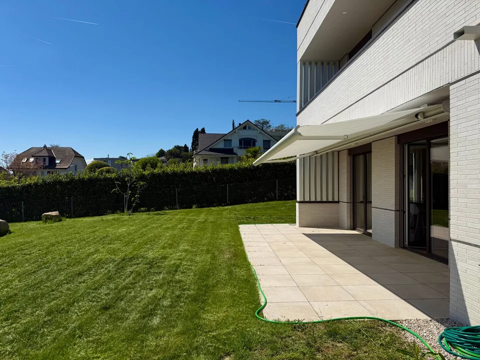 Meraviglioso appartamento di 3,5 locali con vista sul lago e le montagne a Pully